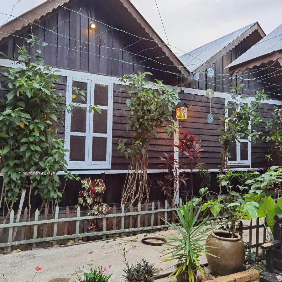 Mykampung Chalet 호텔 이포 외부 사진