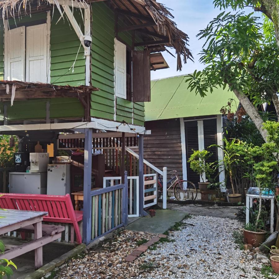 Mykampung Chalet 호텔 이포 외부 사진